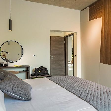 Apartments Bijou With Big Private Garden Near Umag Vilanija Екстер'єр фото