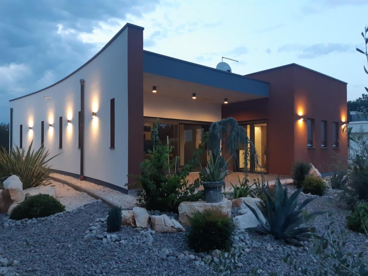 Apartments Bijou With Big Private Garden Near Umag Vilanija Екстер'єр фото