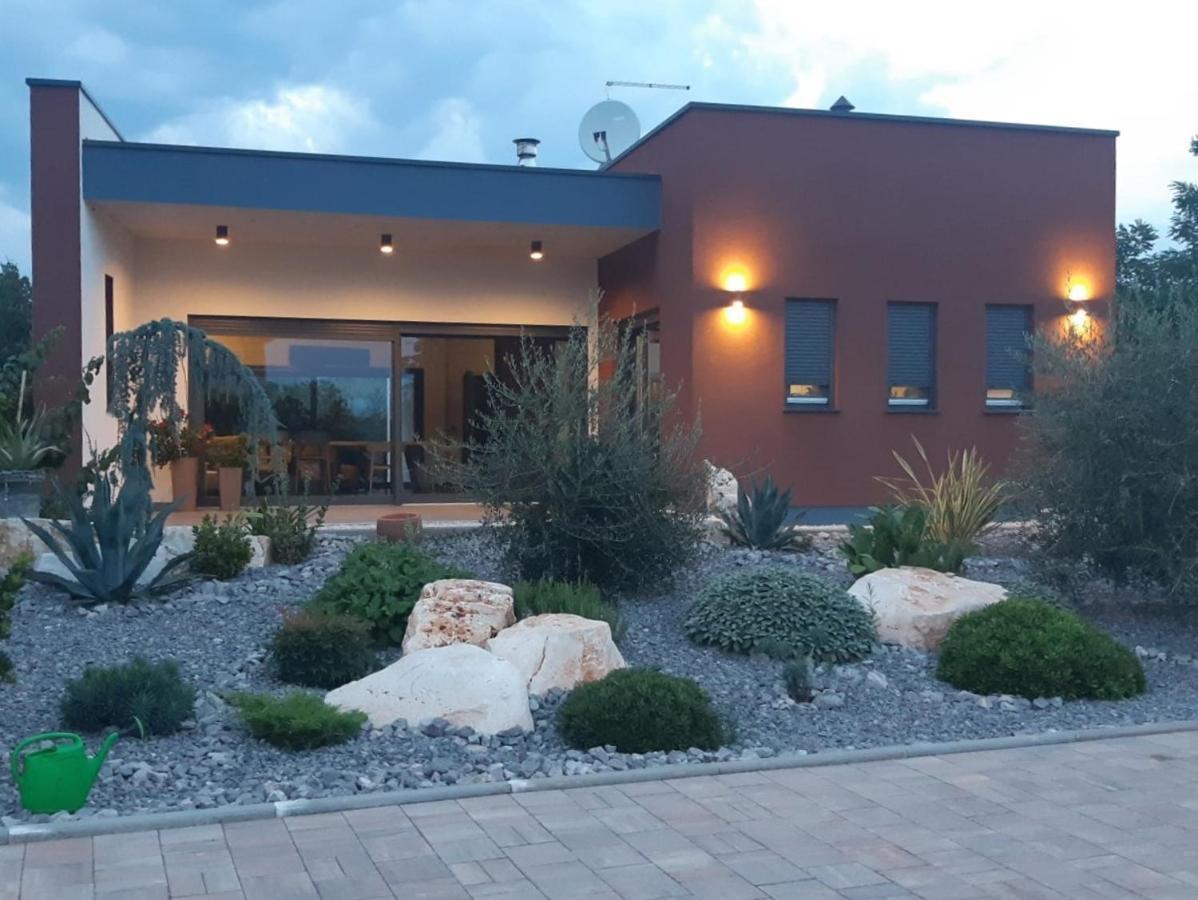 Apartments Bijou With Big Private Garden Near Umag Vilanija Екстер'єр фото
