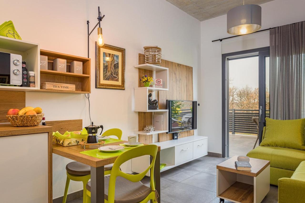 Apartments Bijou With Big Private Garden Near Umag Vilanija Екстер'єр фото
