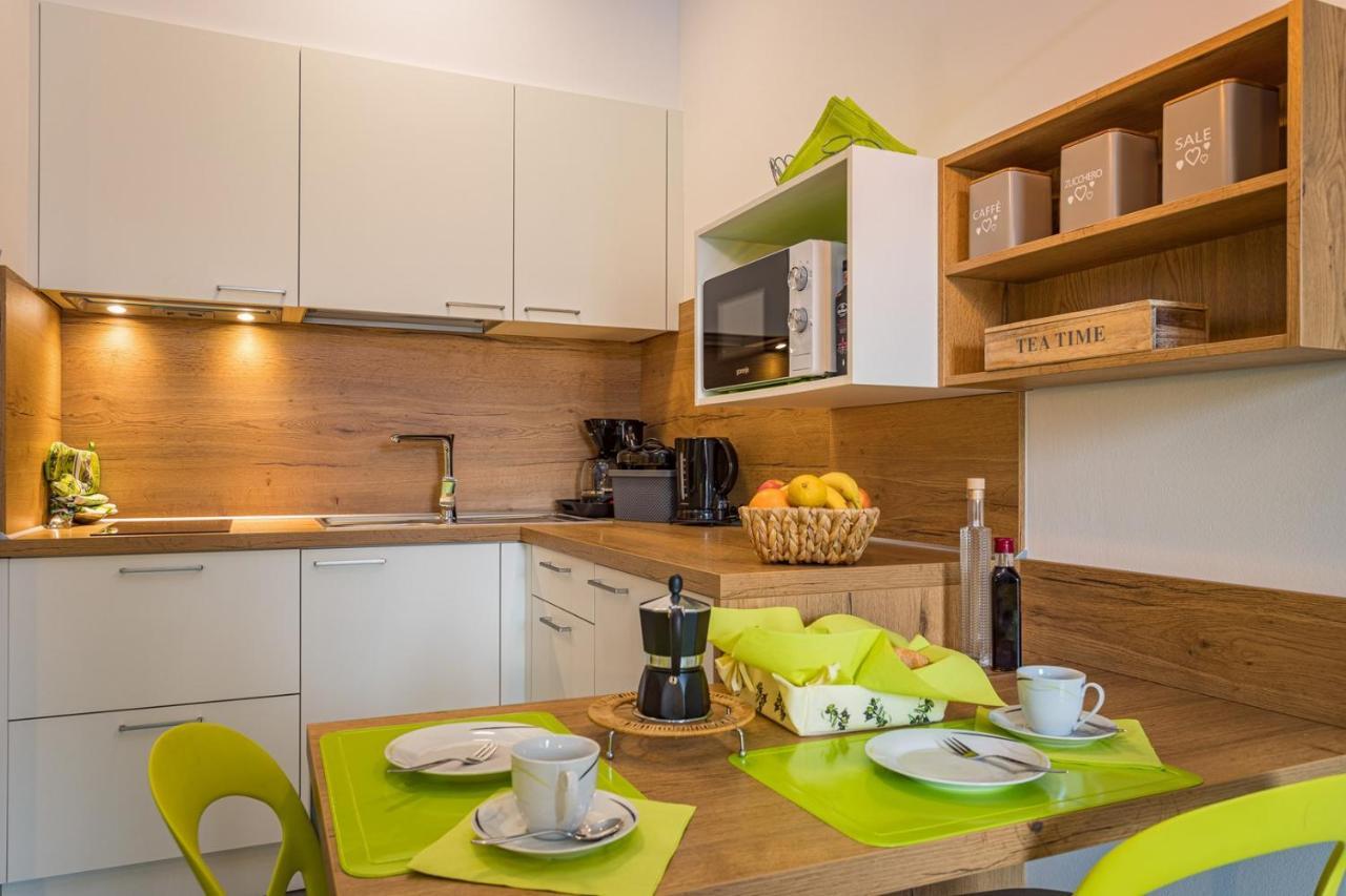 Apartments Bijou With Big Private Garden Near Umag Vilanija Екстер'єр фото