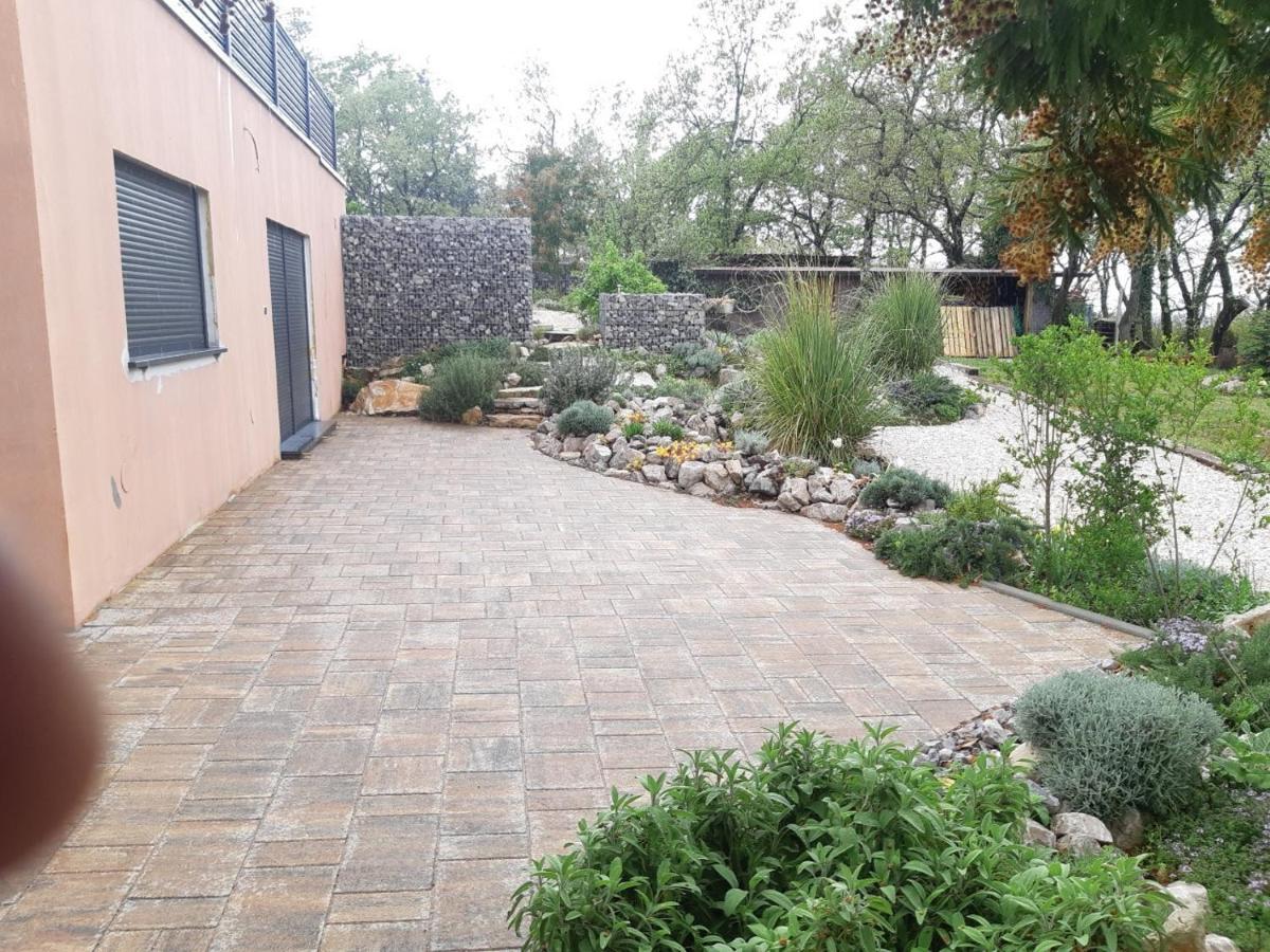 Apartments Bijou With Big Private Garden Near Umag Vilanija Екстер'єр фото