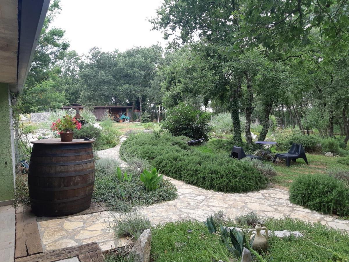 Apartments Bijou With Big Private Garden Near Umag Vilanija Екстер'єр фото