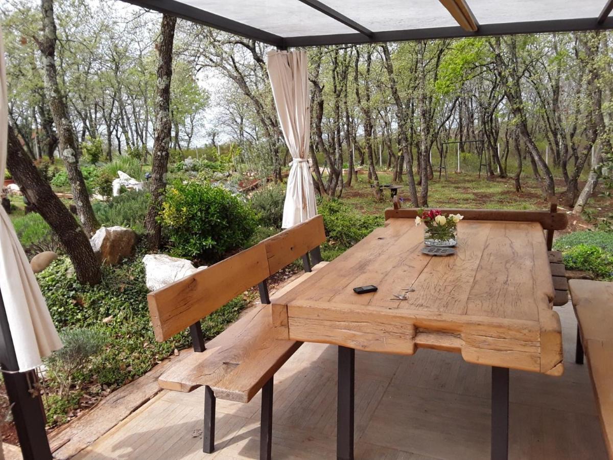 Apartments Bijou With Big Private Garden Near Umag Vilanija Екстер'єр фото