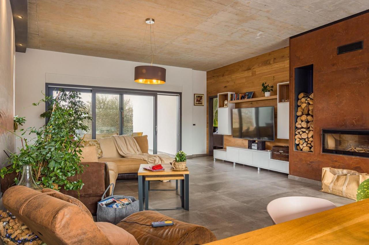 Apartments Bijou With Big Private Garden Near Umag Vilanija Екстер'єр фото