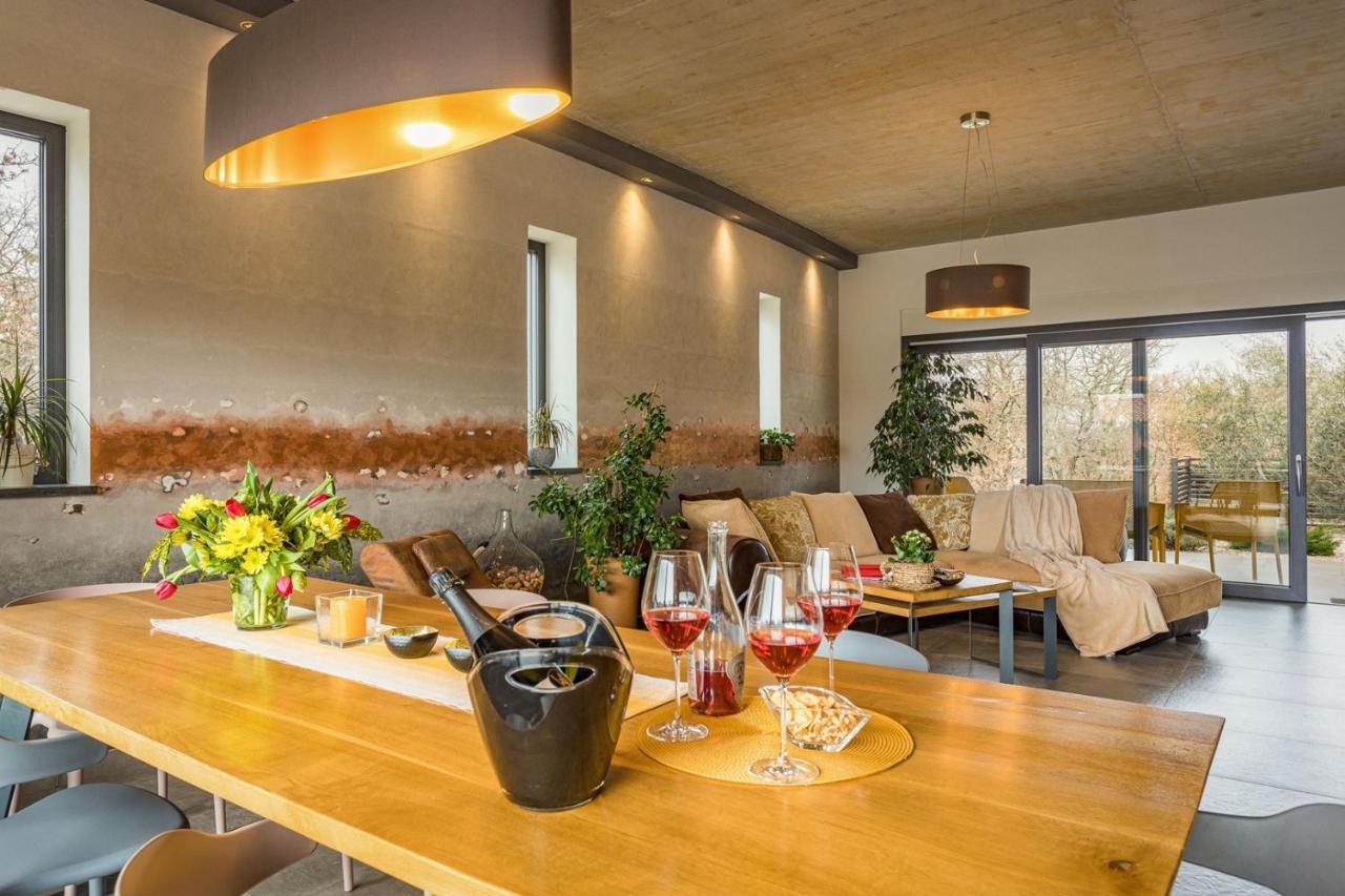 Apartments Bijou With Big Private Garden Near Umag Vilanija Екстер'єр фото