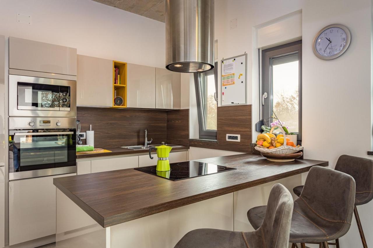 Apartments Bijou With Big Private Garden Near Umag Vilanija Екстер'єр фото