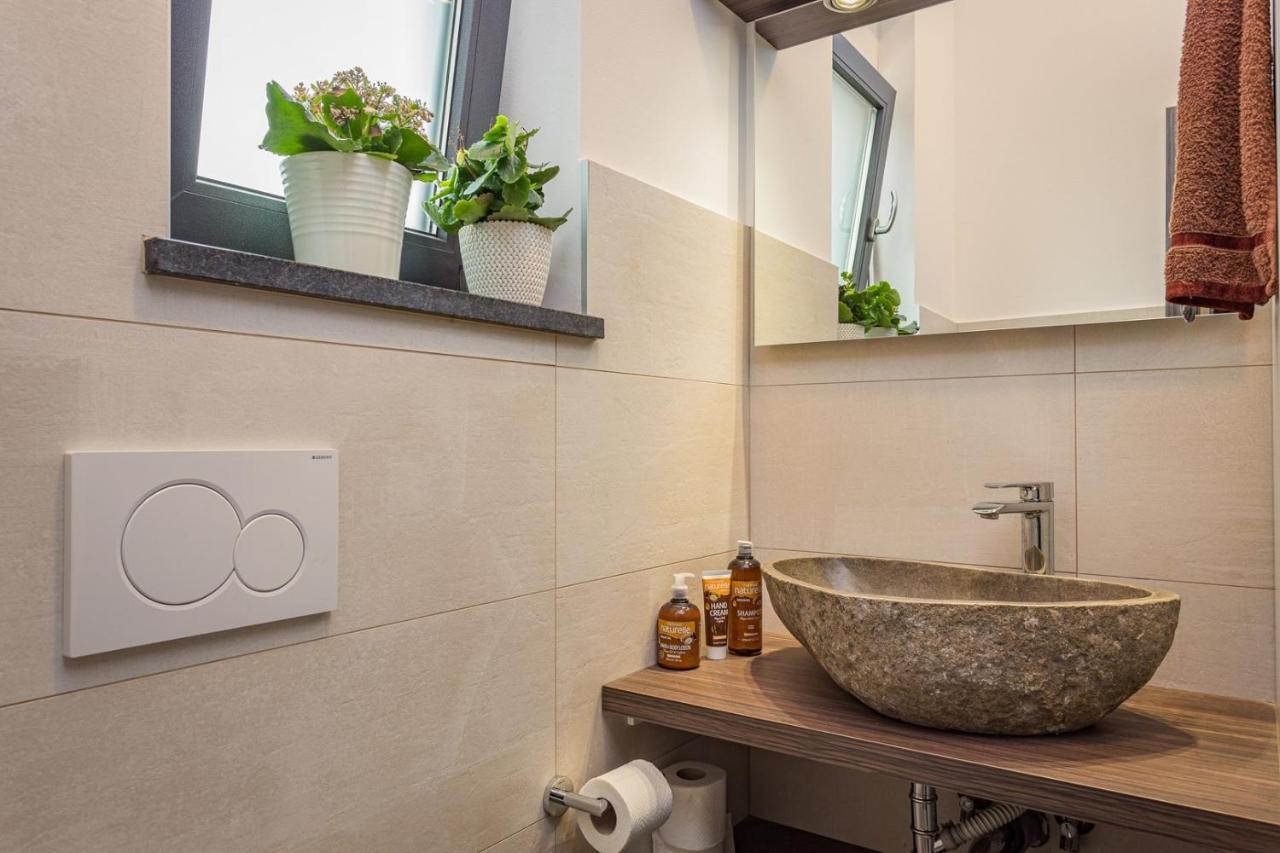 Apartments Bijou With Big Private Garden Near Umag Vilanija Екстер'єр фото