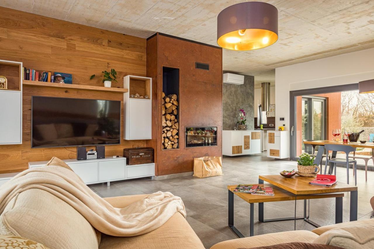 Apartments Bijou With Big Private Garden Near Umag Vilanija Екстер'єр фото